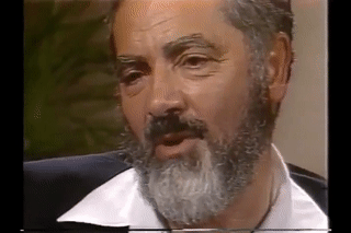 Rabbi Meir Kahane gets lifted on shoulders and parting message 00:00:13